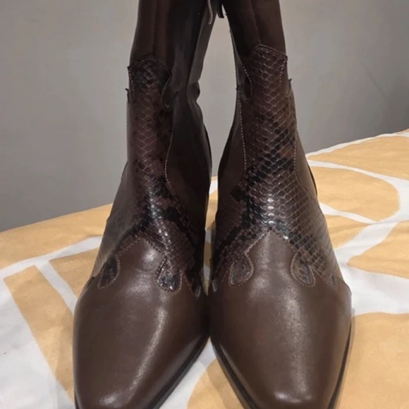 Boohoo Brown Heeled Boots with Snakeskin Accent - Picture 2 of 2